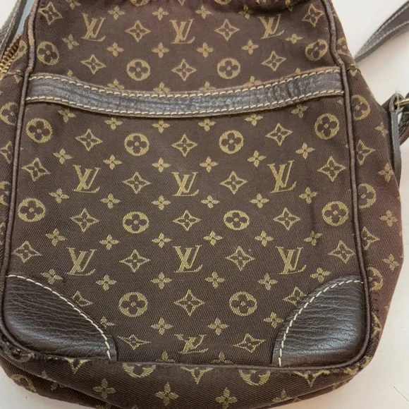 Louis Vuitton Brown Monogram Shoulder Bag - Picture 1 of 15